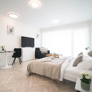 Apartino - Free Parking, 10 Minutes Walk To City Centre, Nespresso, Netflix Apartmán